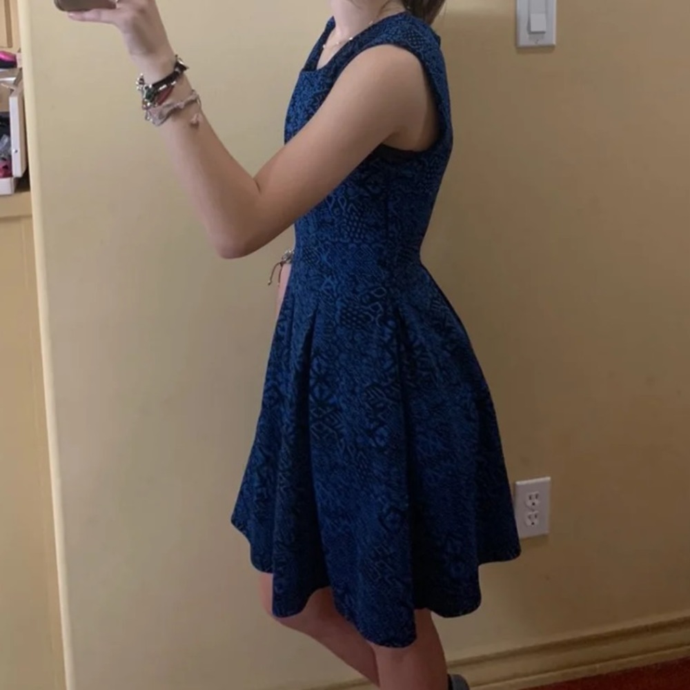 blue dress